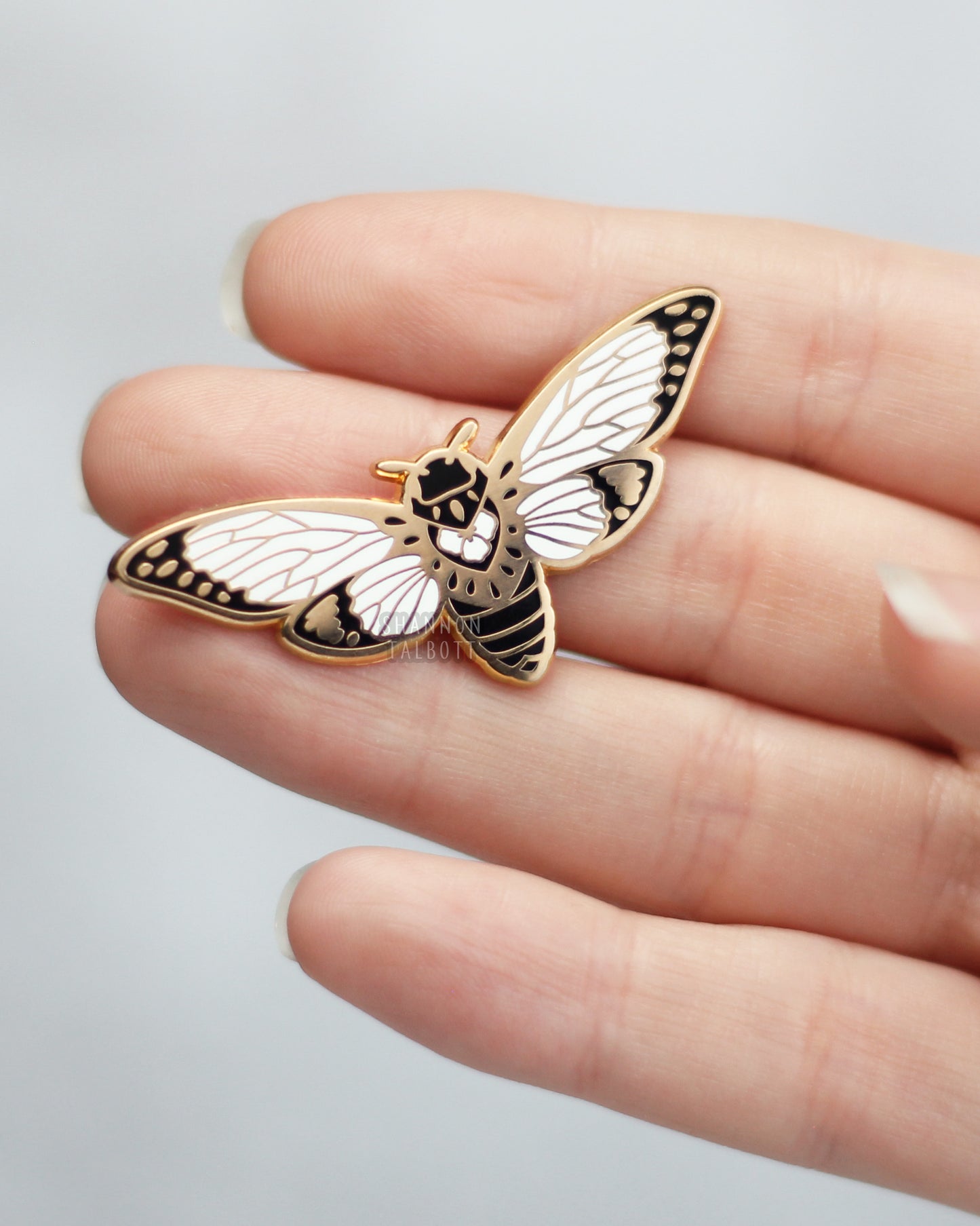 Cicada Enamel Pin - Gold