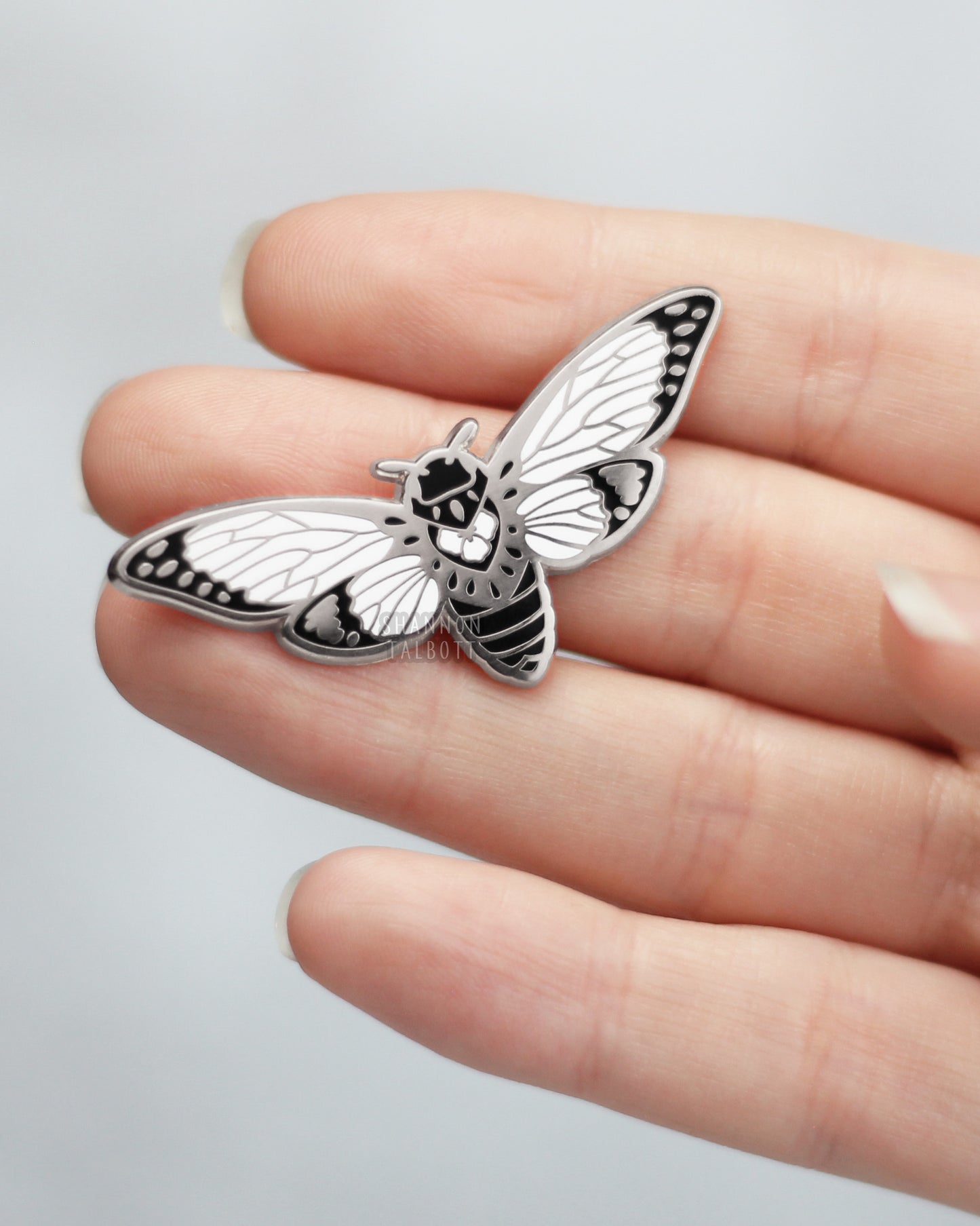 Cicada Enamel Pin - Silver