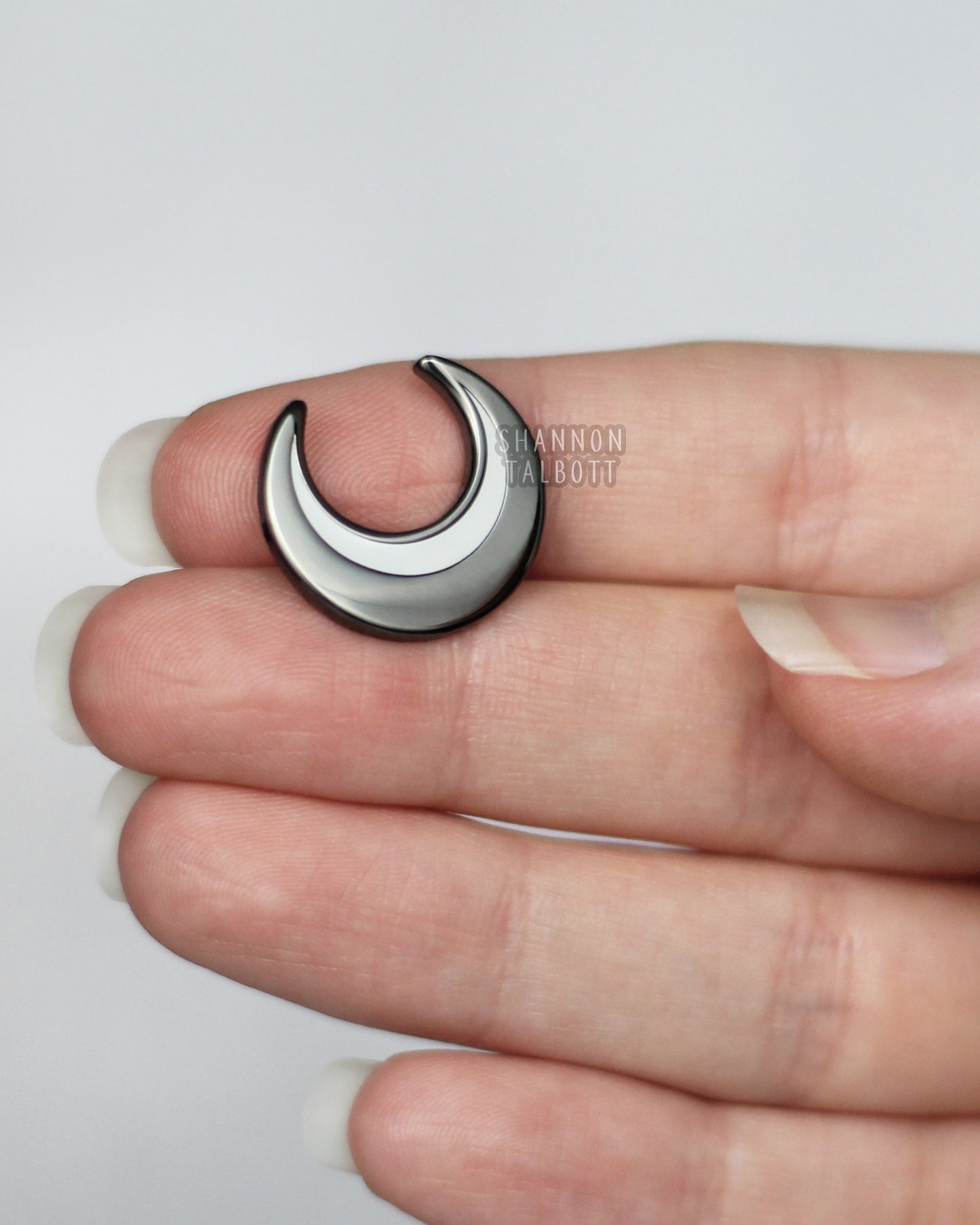 Crescent Moon Enamel Pin in Black Nickel Plating