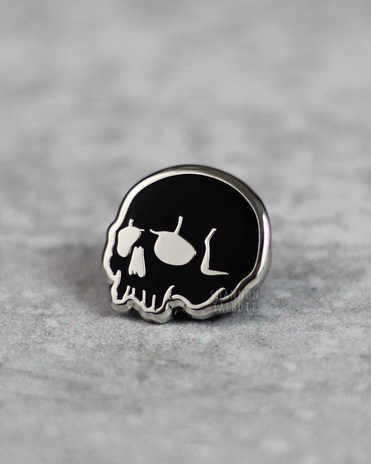 Tiny Skull Enamel Pin - Silver