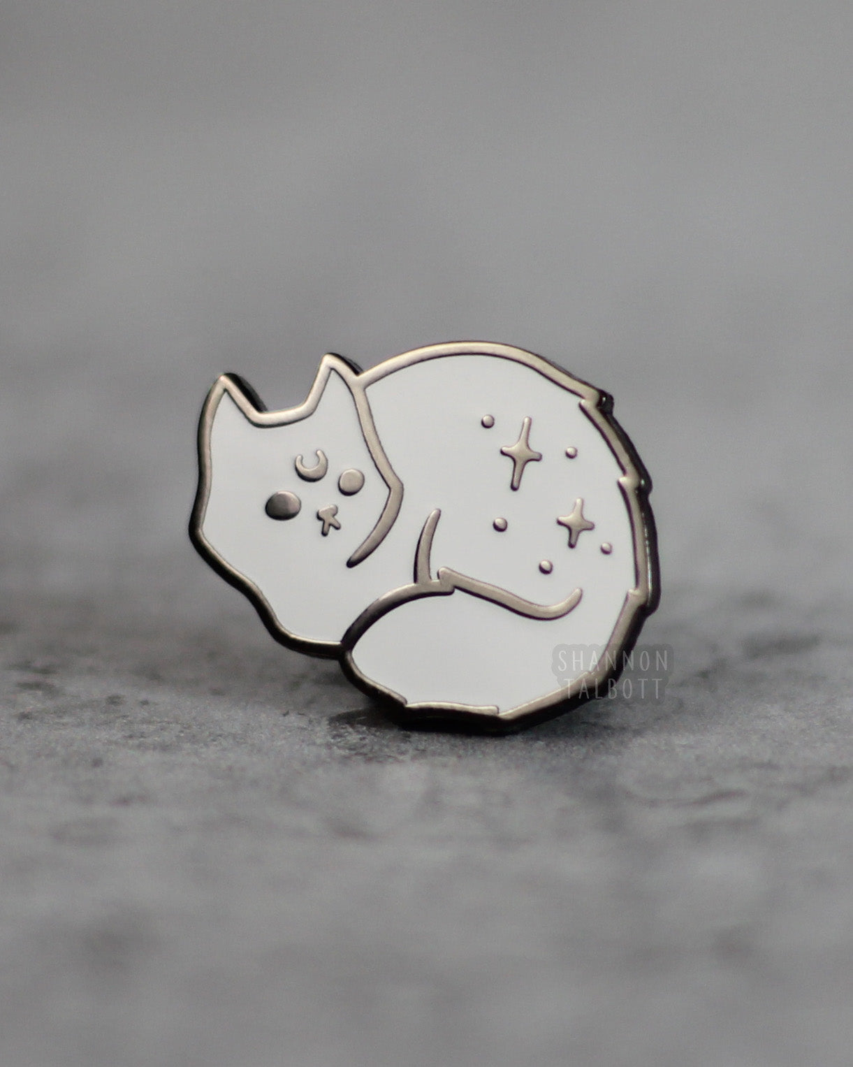 Witchy Magical Cat Enamel Pin in Black Nickel