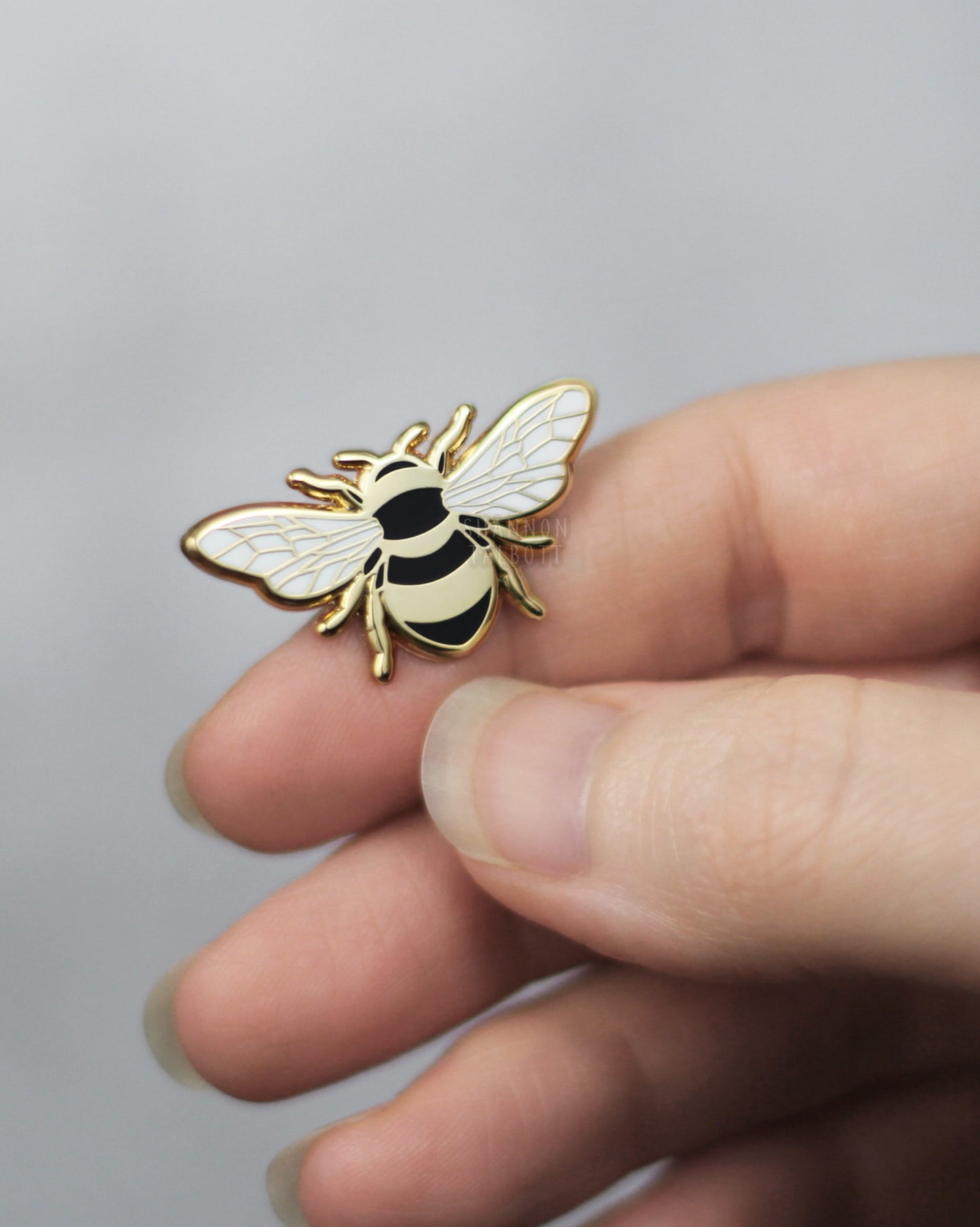 Bumblebee Bee Enamel Pin in Gold Plating