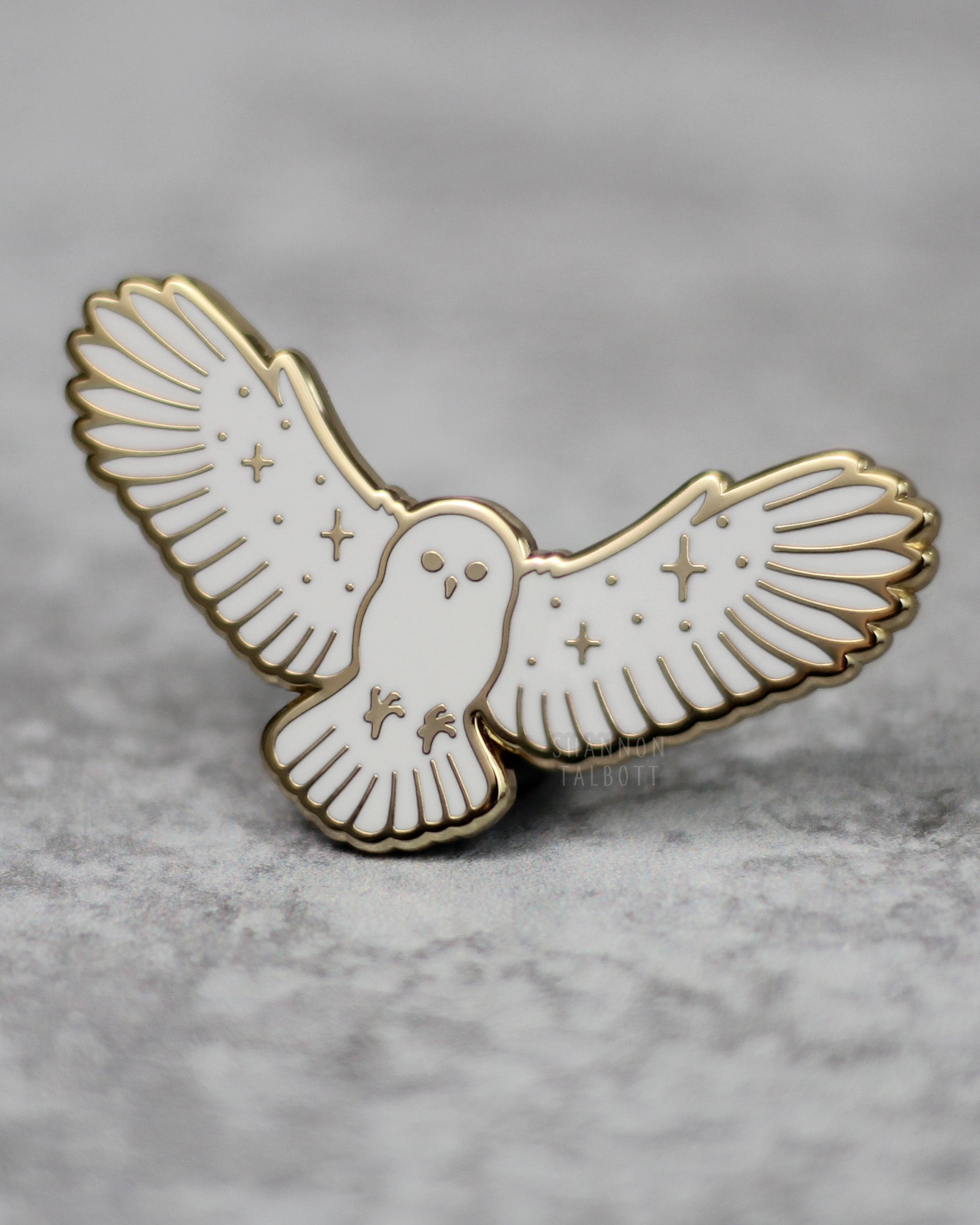 Flying Snowy Owl Enamel Pin in Gold Plating