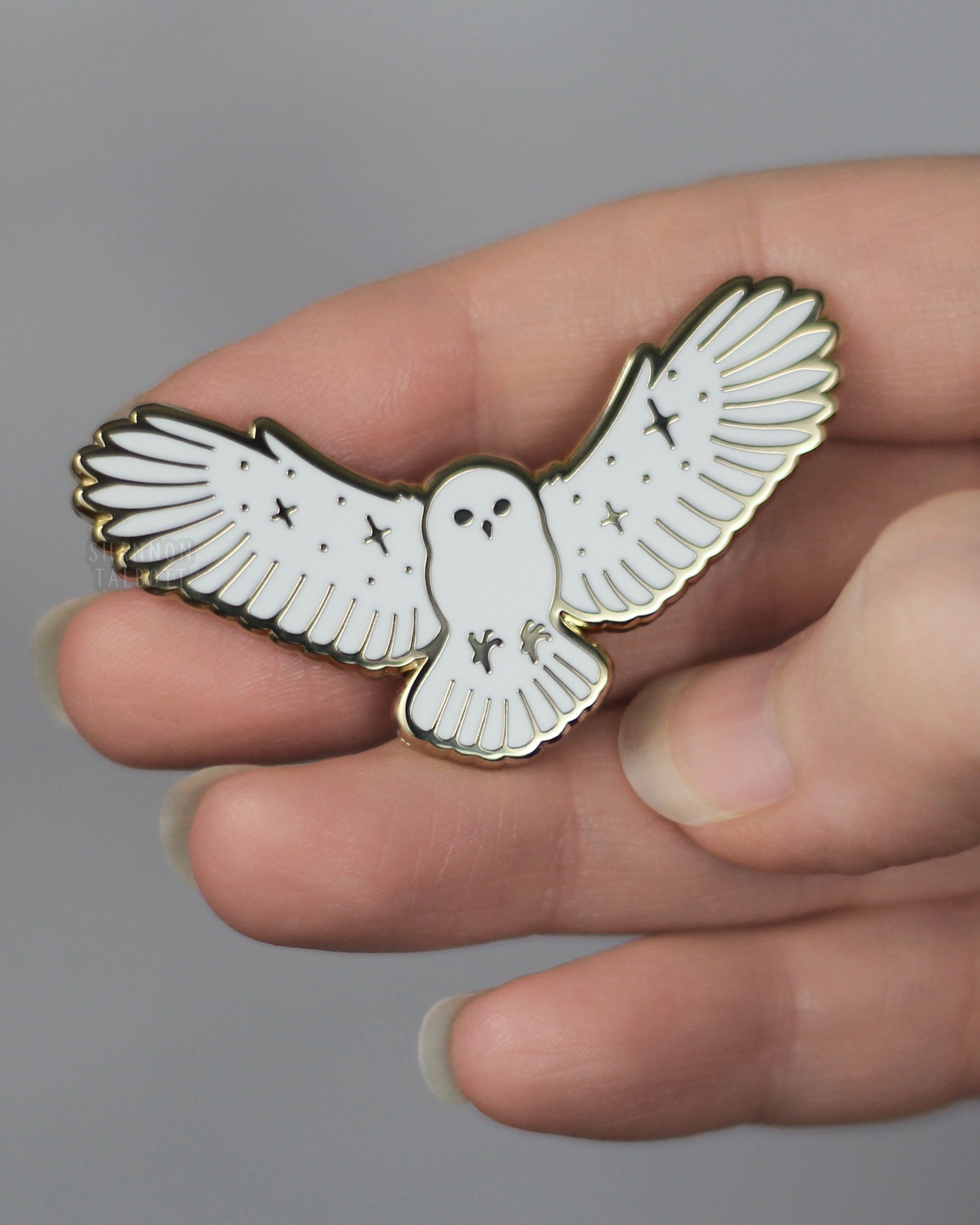 Flying Snowy Owl Enamel Pin in Gold Plating