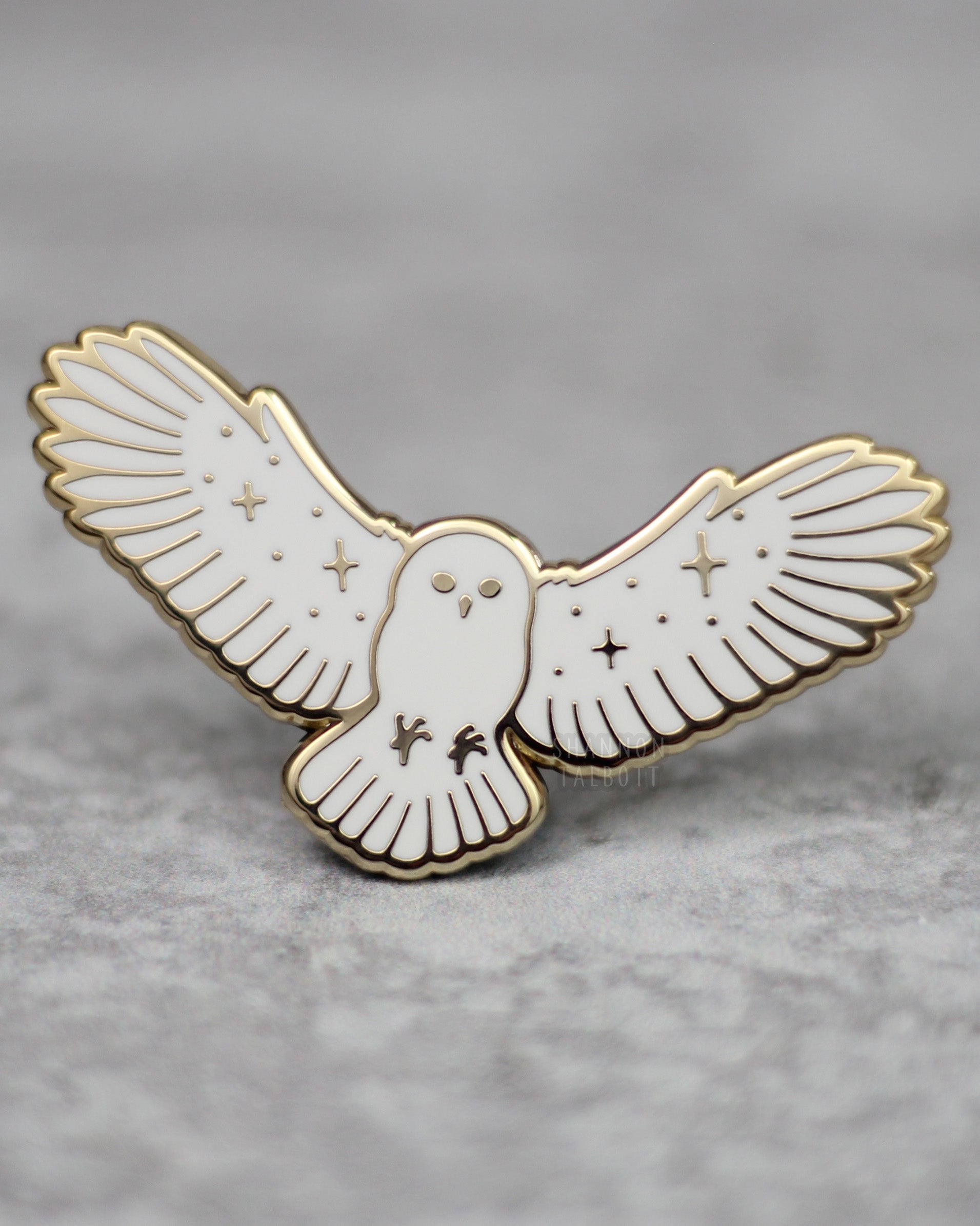 Flying Snowy Owl Enamel Pin in Gold Plating