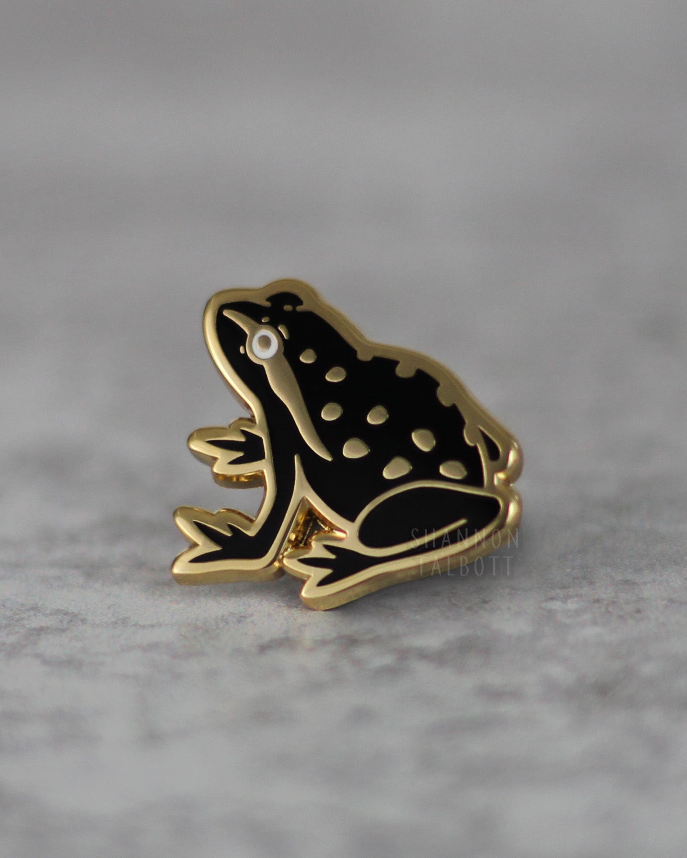 Frog Enamel Pin in Gold Plating