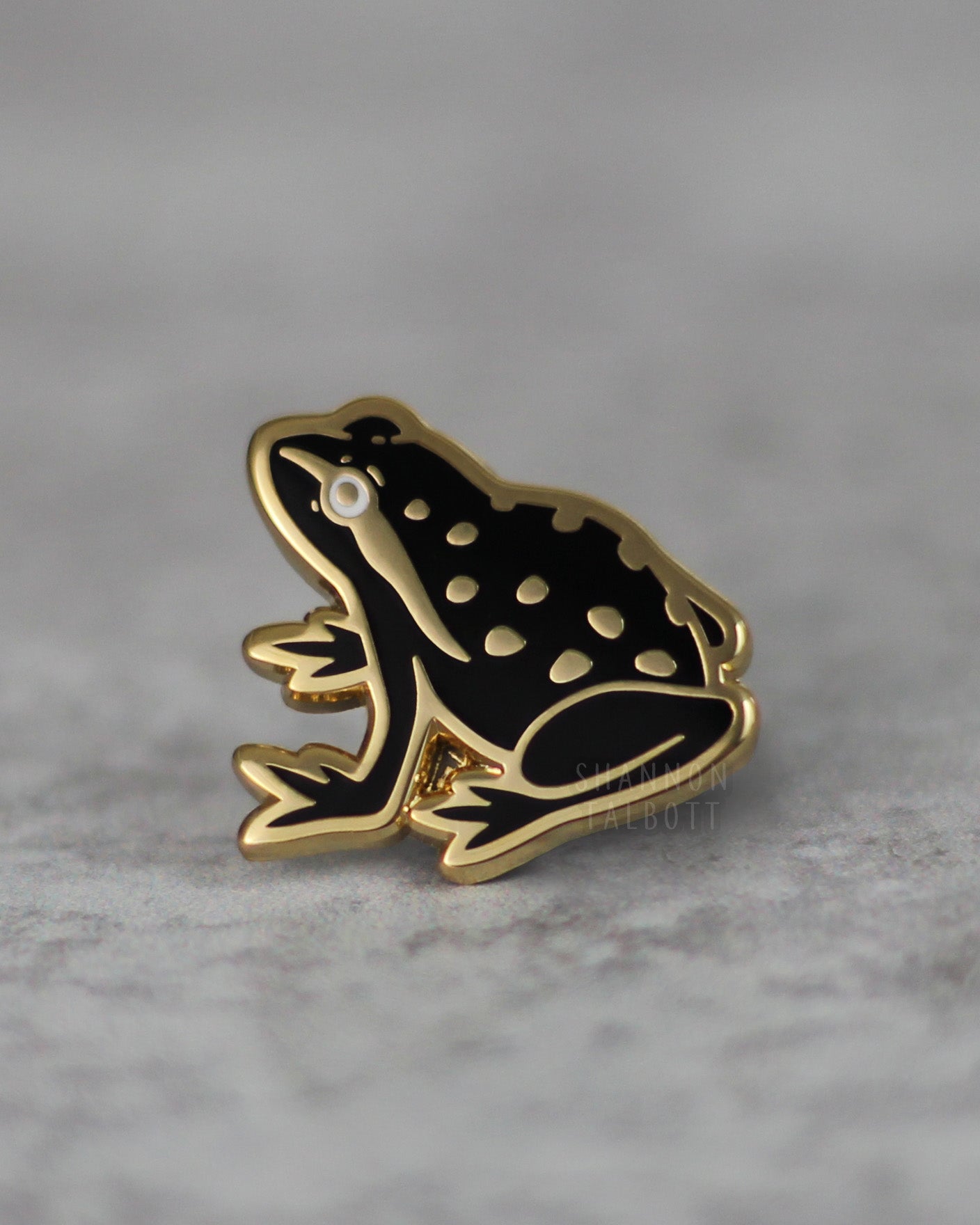 Frog Enamel Pin in Gold Plating