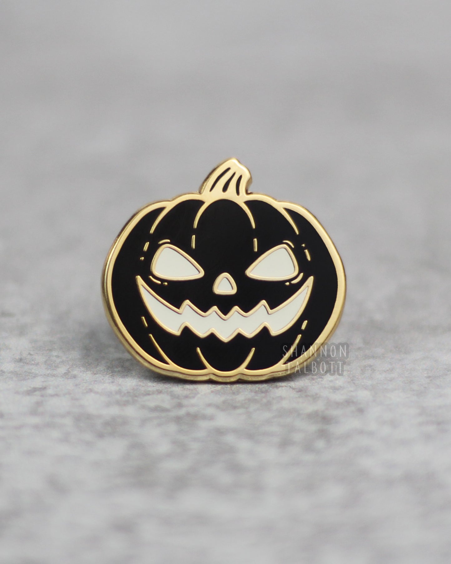 Jackolantern Pumpkin Glow in the Dark Enamel Pin in Gold