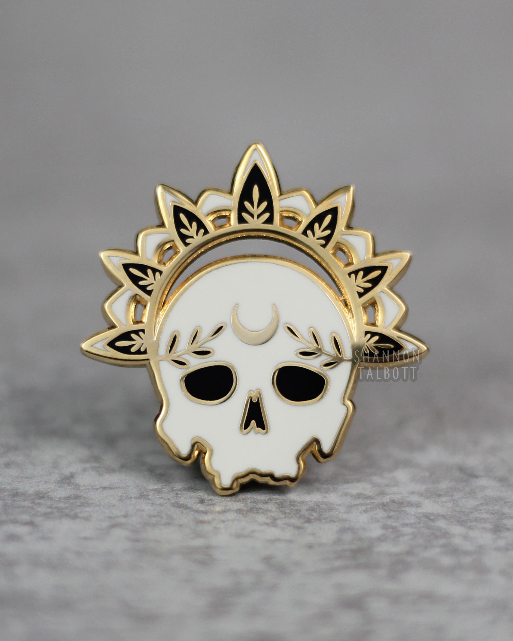 Memento Mori Skull and Crown Enamel Pin in Gold