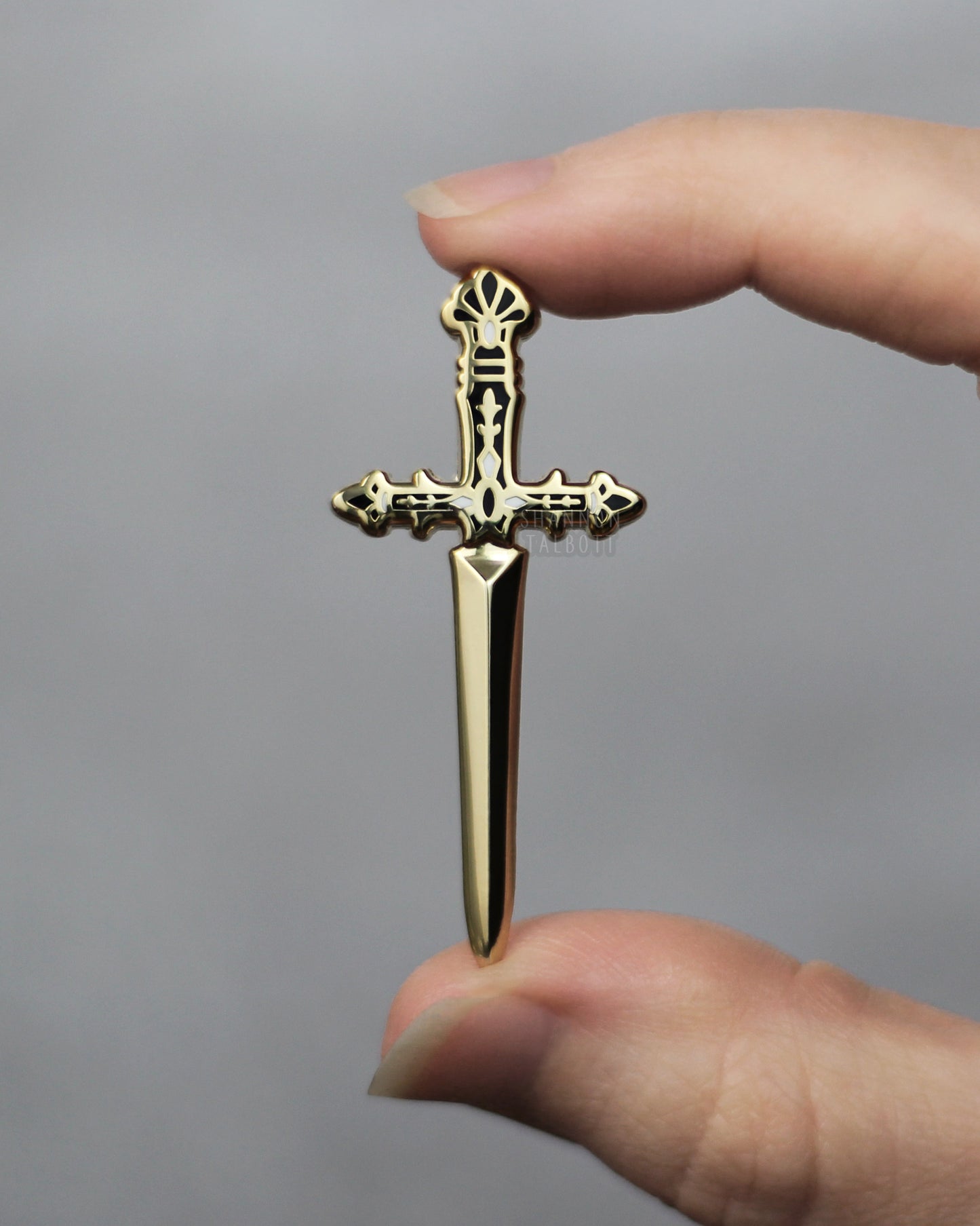 Opulent Sword Dagger 3D Enamel Pin in Gold