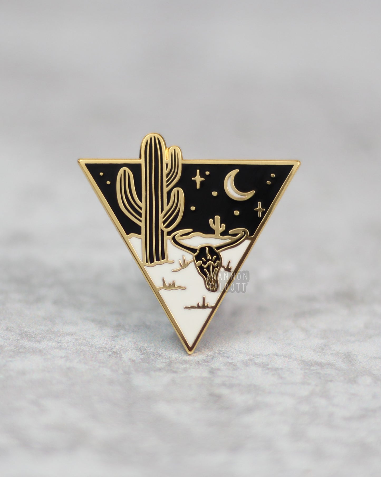 Desert Nature Enamel Pin with Cactus and Skull in Gold